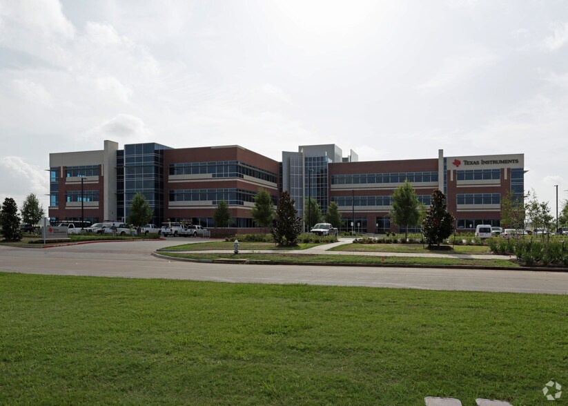 13905 University Blvd, Sugar Land, TX à vendre - Photo principale – Image 1 sur 14