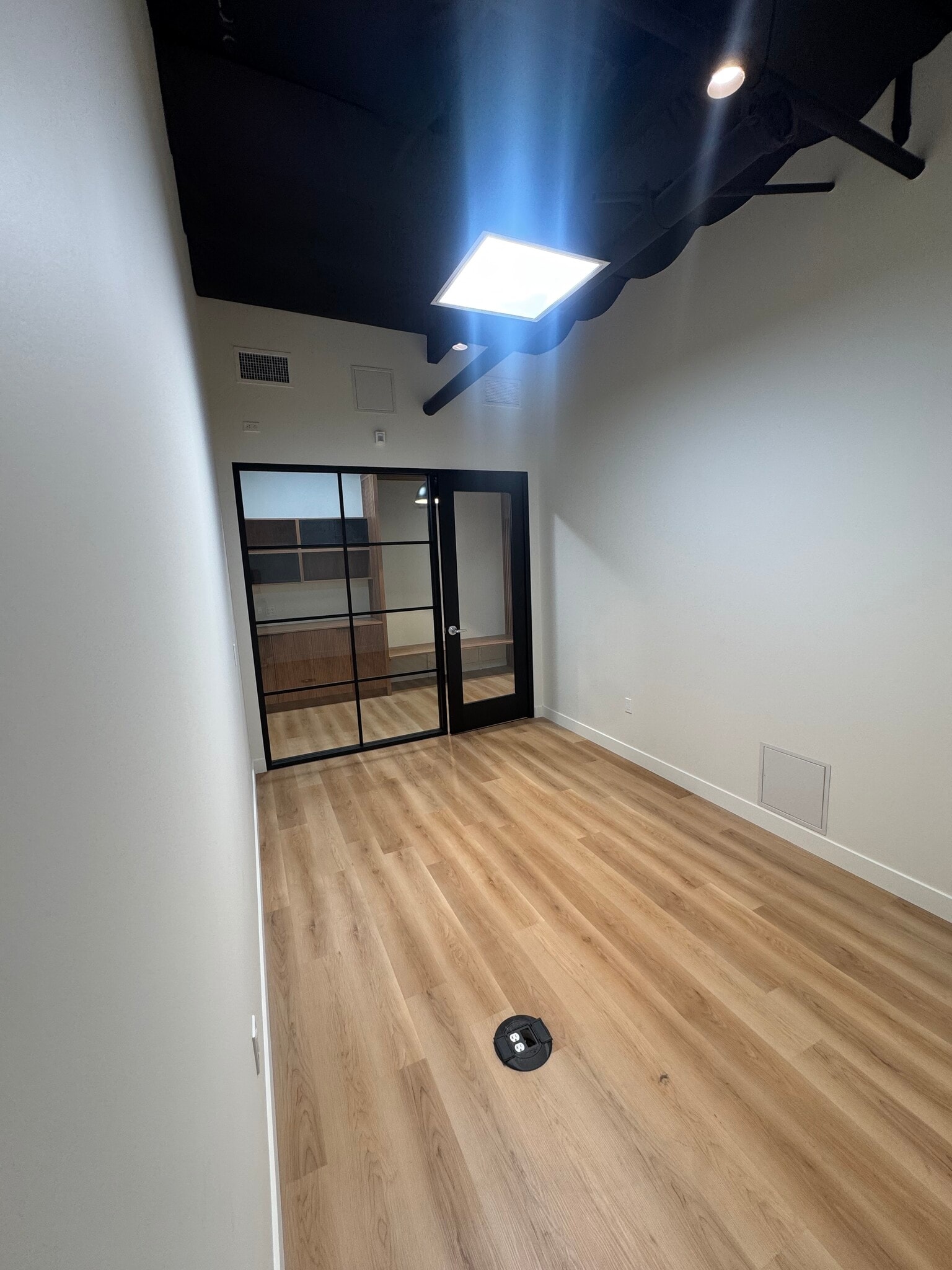 2150 N Trabajo Dr, Oxnard, CA à louer Photo intérieure– Image 1 sur 2