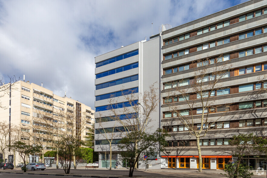 Calle María de Molina, 37 Bis, Madrid, Madrid à louer - Photo de l’immeuble – Image 1 sur 1