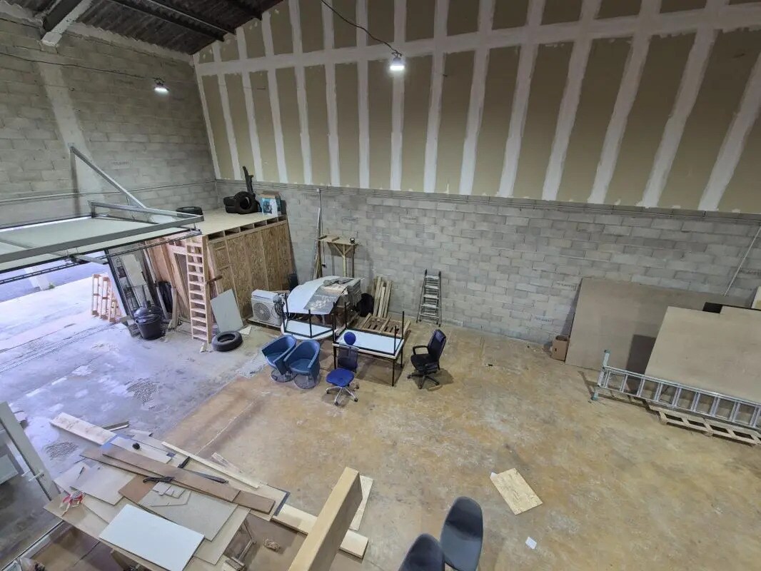 Local d’activités dans Saint-Estève à louer Photo intérieure– Image 1 sur 7