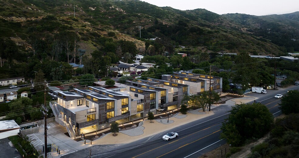 20412 Laguna Canyon Rd, Laguna Beach, CA à vendre - Photo de l’immeuble – Image 2 sur 72