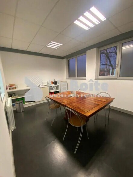 Bureau dans Balbigny à louer - Photo intérieure – Image 3 sur 4