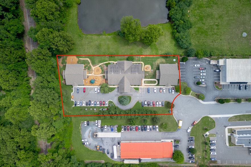 1071 Woodberry Square Pl, Lynchburg, VA à vendre - Photo de l’immeuble – Image 3 sur 34