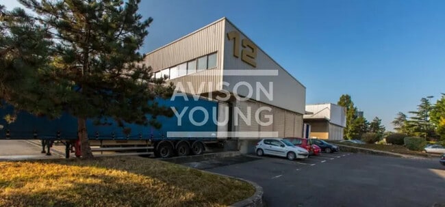 Plus de détails pour Local d'activités à louer