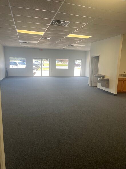 12221 SE US Highway 441, Belleview, FL à louer - Photo de l’immeuble – Image 3 sur 5