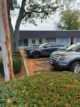 9849-9853 Gross Point Rd, Skokie, IL à louer Photo de l’immeuble– Image 2 sur 11