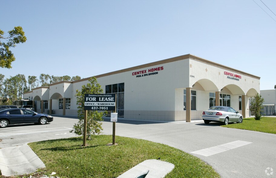 17041 Alico Commerce Ct, Fort Myers, FL à louer - Photo de l’immeuble – Image 2 sur 61