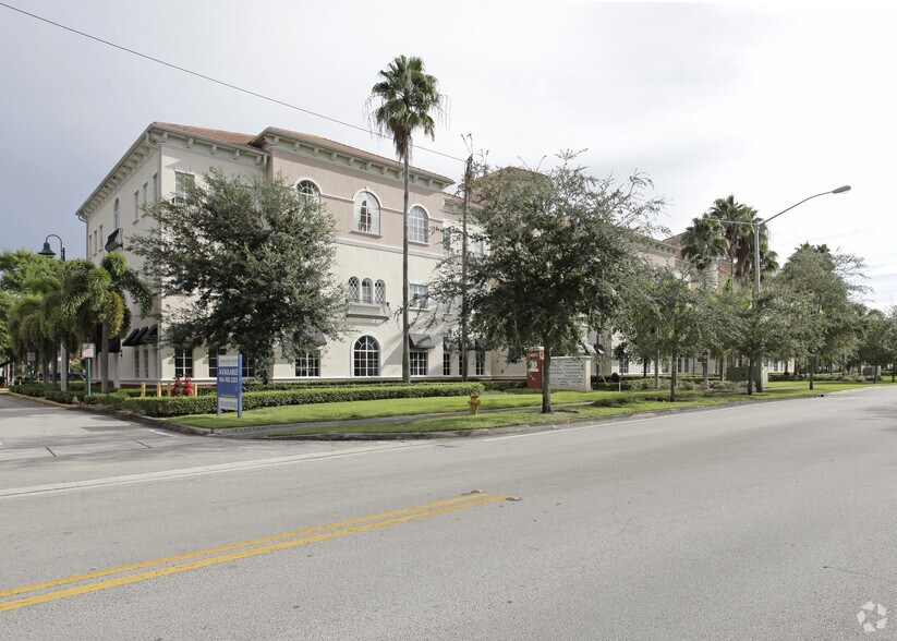 14601 Hotel Rd, Miramar, FL à vendre - Photo de l’immeuble – Image 3 sur 15