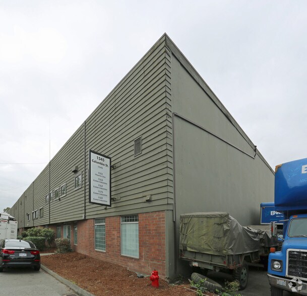 1545-1587 Columbia St, North Vancouver District, BC à louer - Photo principale – Image 1 sur 4