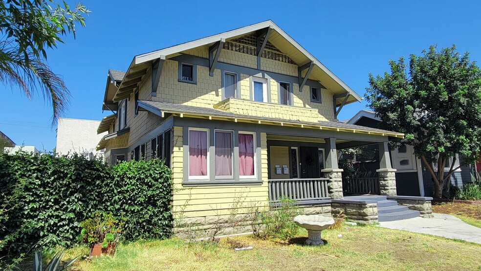 833 Cedar Ave, Long Beach, CA à vendre - Photo de l’immeuble – Image 2 sur 5