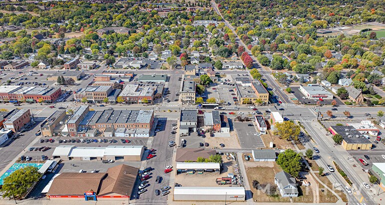 201 S Minnesota Ave, Saint Peter, MN à louer - Photo de l’immeuble – Image 2 sur 3
