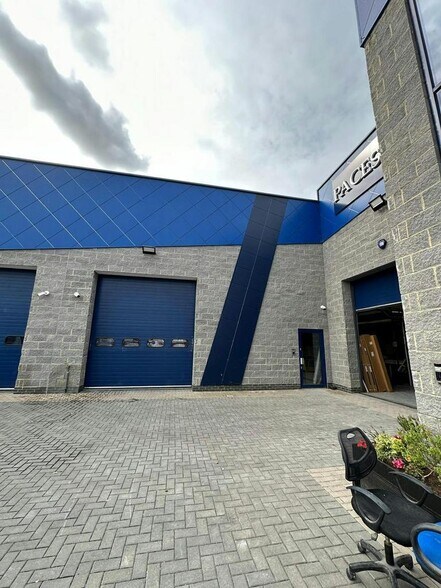 Chantry Pl, Harrow à louer - Photo de l’immeuble – Image 2 sur 12