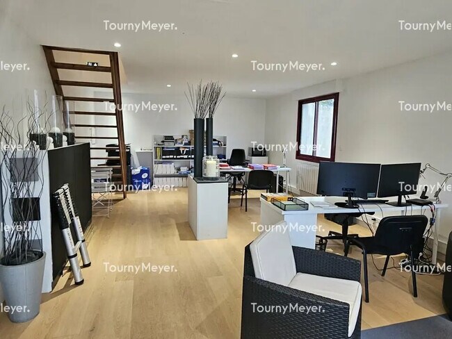 Plus de détails pour Bureau à louer