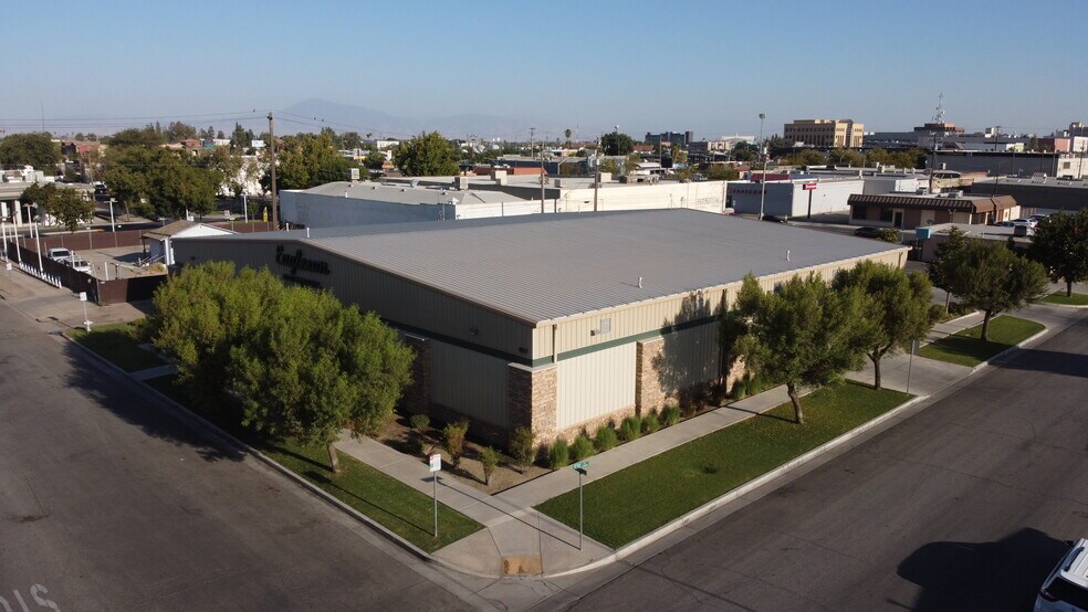 1517 25th St, Bakersfield, CA à louer - Photo de l’immeuble – Image 3 sur 7