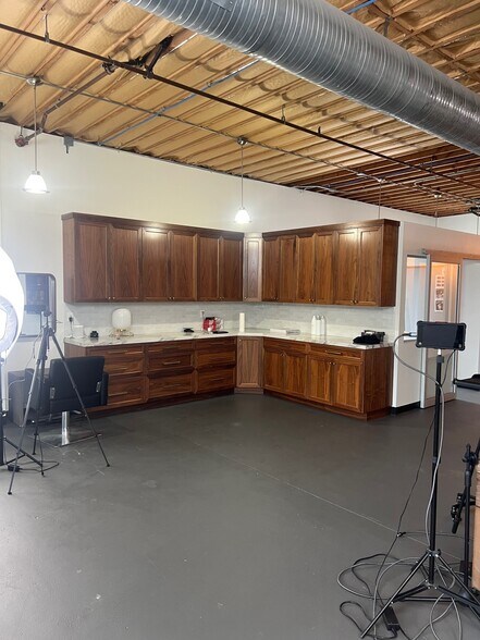 415 S Cedros Ave, Solana Beach, CA à louer - Photo de l’immeuble – Image 3 sur 7