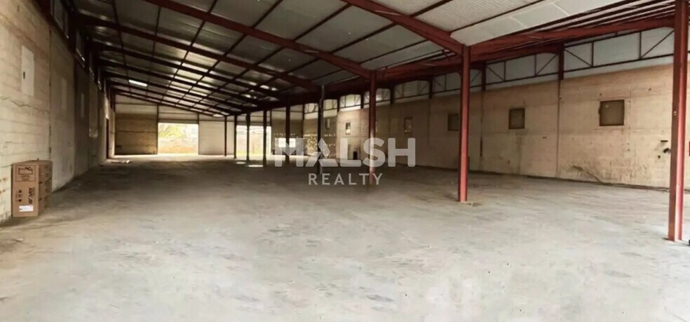 Local d’activités dans Belleville-en-Beaujolais à louer - Photo de l’immeuble – Image 2 sur 8