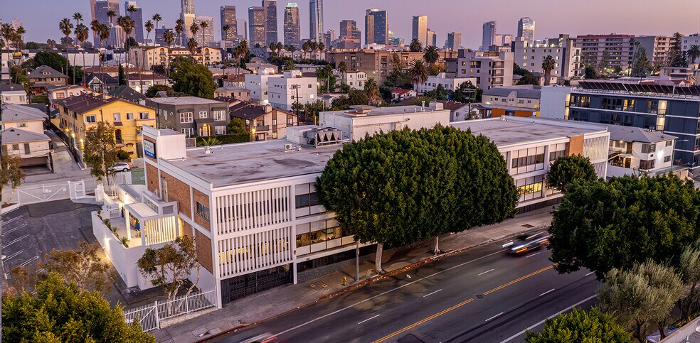 130 S Alvarado St, Los Angeles, CA à vendre - Photo de l’immeuble – Image 1 sur 8