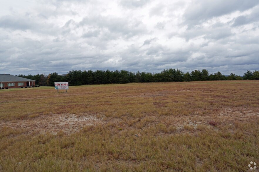 300 W Commonwealth Blvd, Martinsville, VA à vendre - Photo principale – Image 1 sur 5