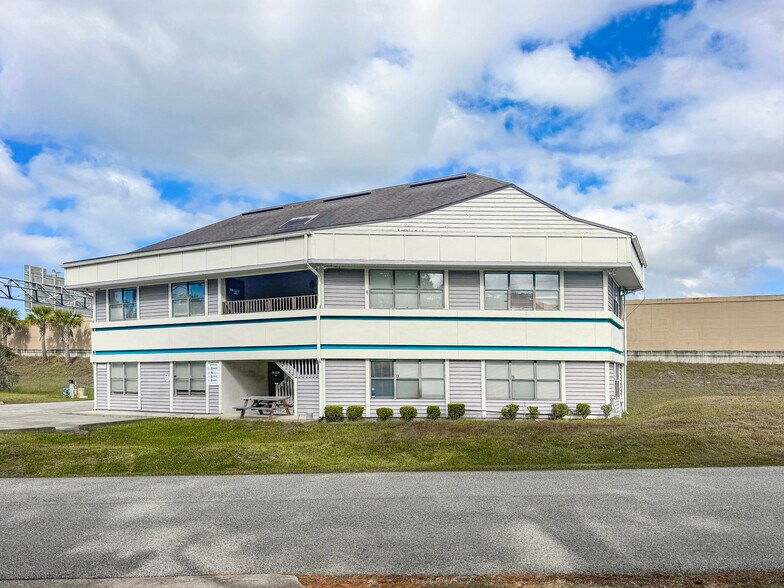 2865 Plummer Cove Rd, Jacksonville, FL à vendre - Photo de l’immeuble – Image 1 sur 26