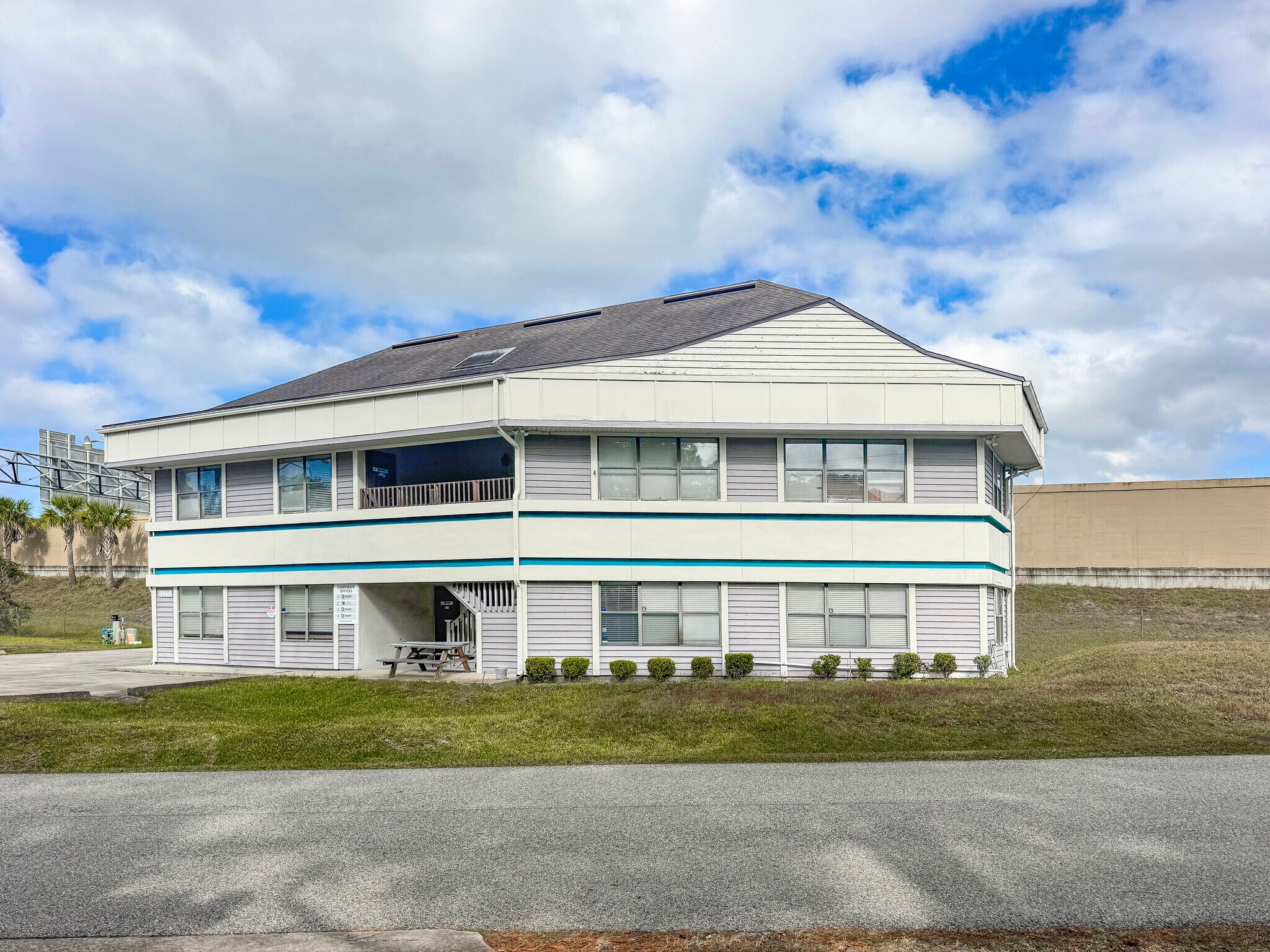 2865 Plummer Cove Rd, Jacksonville, FL à vendre Photo de l’immeuble– Image 1 sur 27