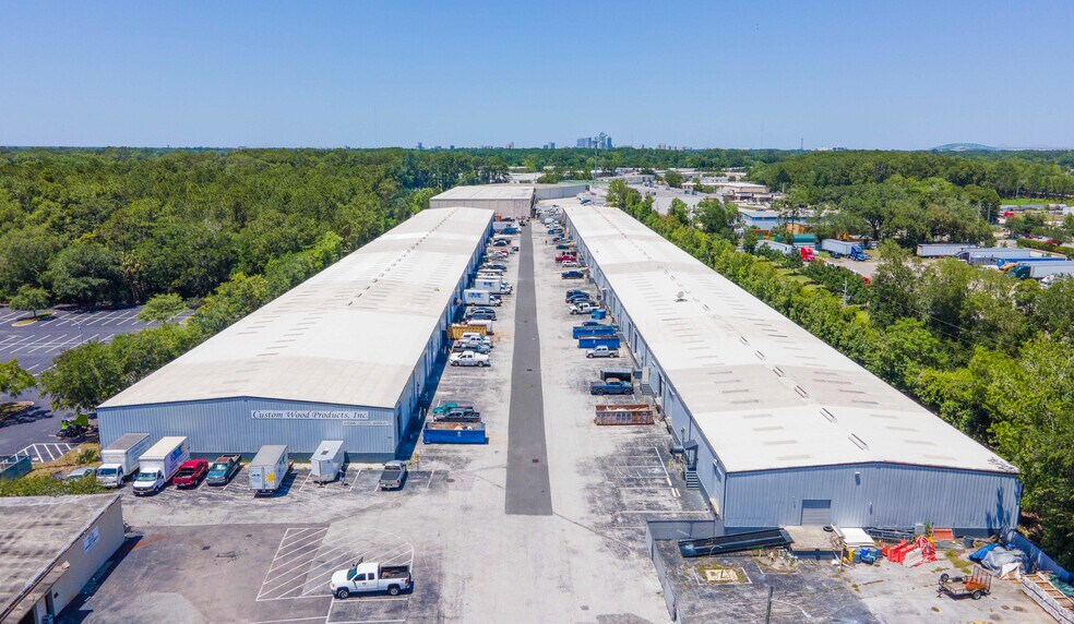 3811 University Blvd W, Jacksonville, FL à louer - Photo de l’immeuble – Image 2 sur 14