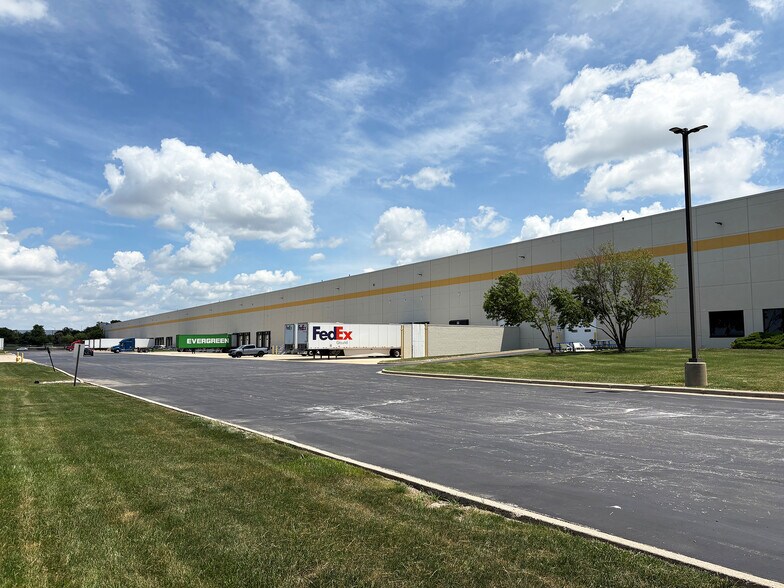 1501 Remington Blvd, Bolingbrook, IL à louer - Photo de l’immeuble – Image 3 sur 5