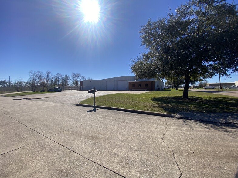 7030 Wespark Cir, Beaumont, TX à louer - Photo de l’immeuble – Image 3 sur 23