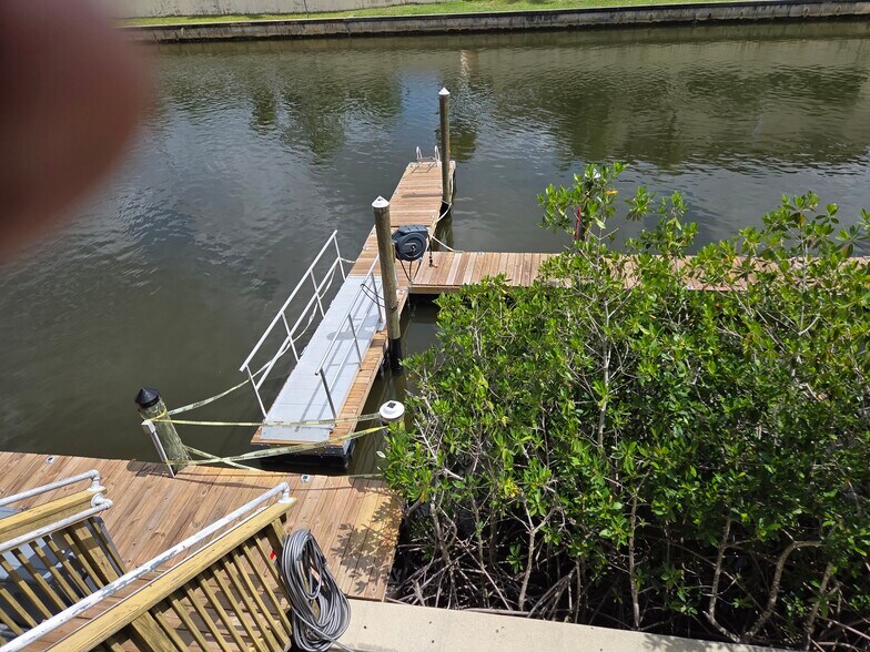 1217 S Del Prado Blvd, Cape Coral, FL à vendre - Photo de l’immeuble – Image 3 sur 45
