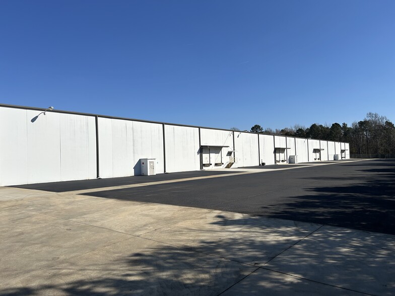 2690 Commerce Dr, Rock Hill, SC à louer - Photo de l’immeuble – Image 2 sur 4
