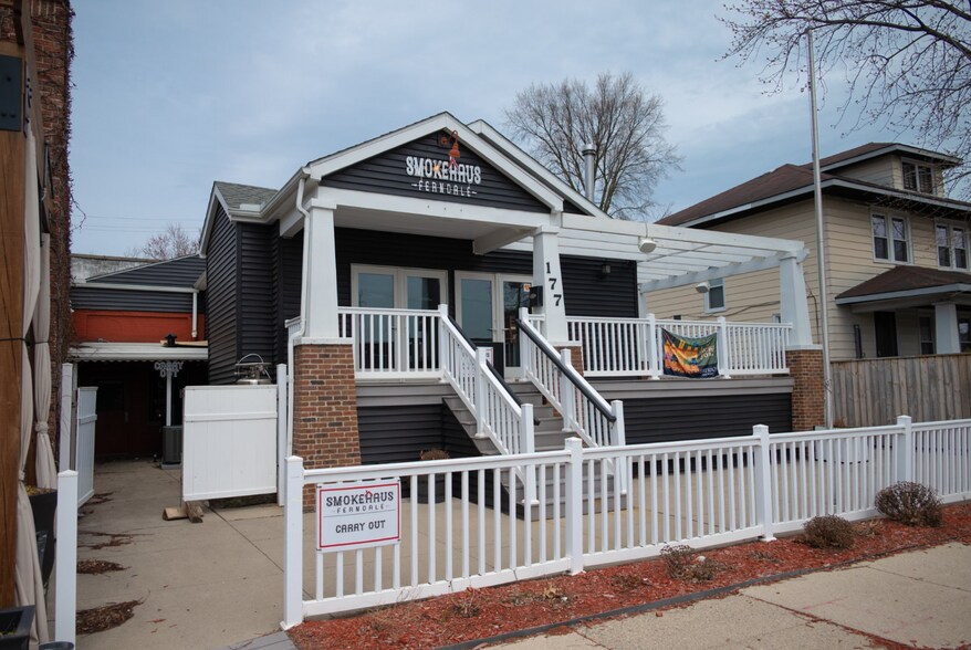 177 Vester Ave, Ferndale, MI à louer - Photo de l’immeuble – Image 2 sur 6