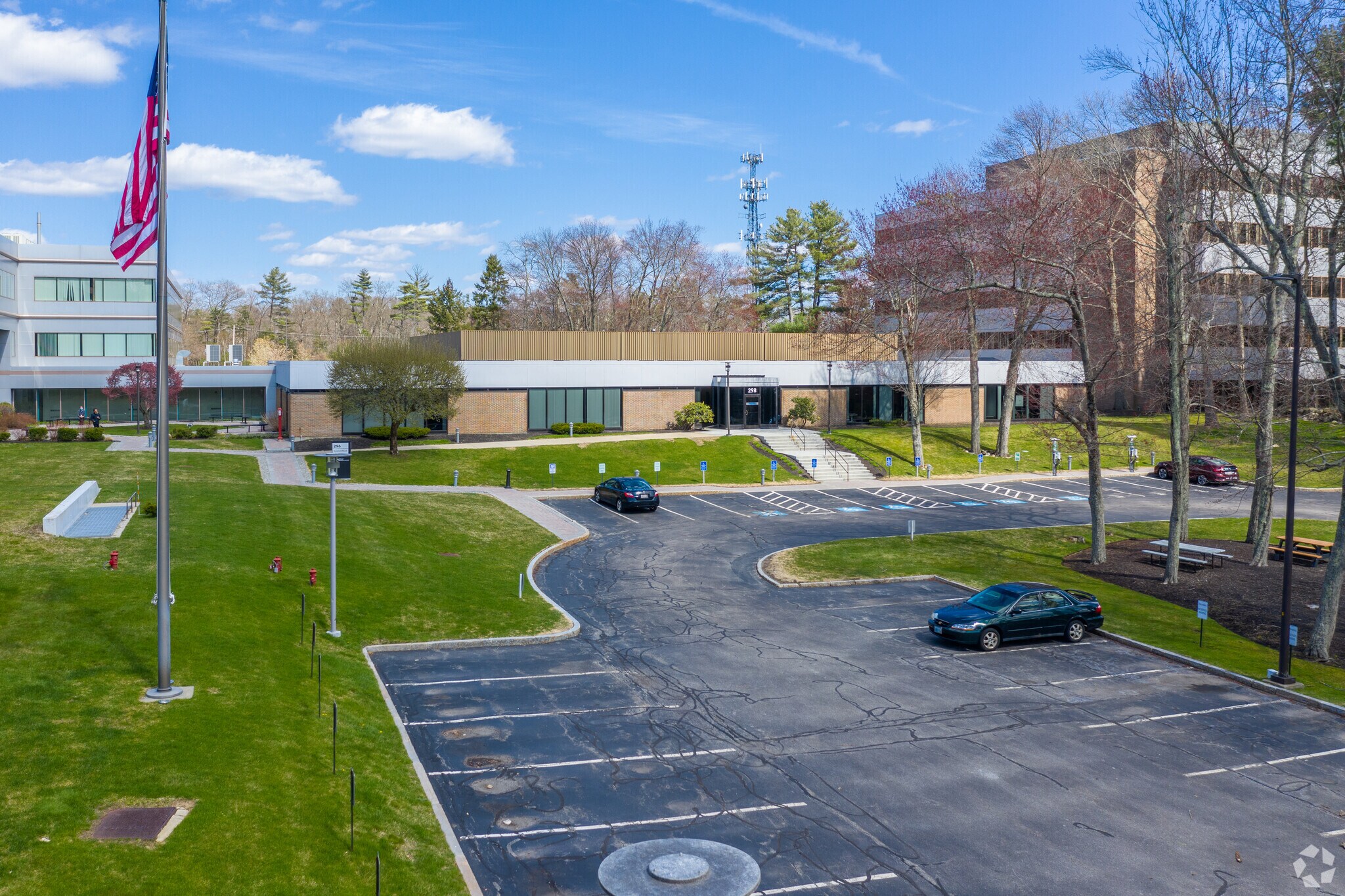 298 Concord Rd, Billerica, MA à vendre Photo principale– Image 1 sur 11
