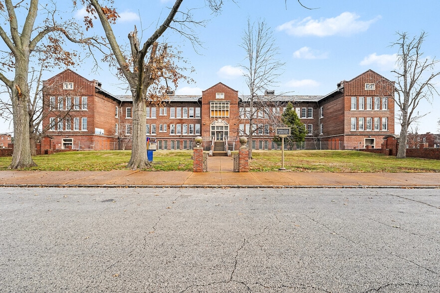 4025 Sullivan Ave, Saint Louis, MO à vendre - Photo de l’immeuble – Image 2 sur 8