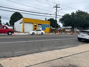 1065 Front St, Uniondale, NY à louer Photo intérieure– Image 2 sur 20