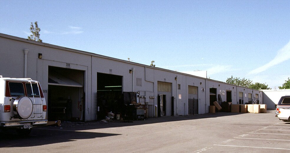 2101-2119 S Standard Ave, Santa Ana, CA à louer - Autre – Image 2 sur 7