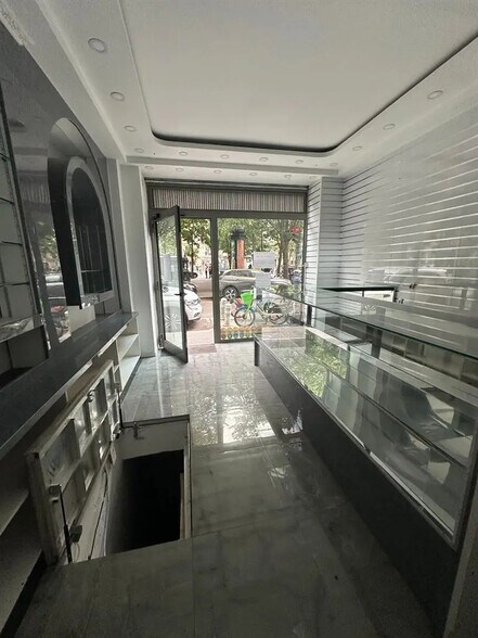 Local commercial dans Paris à louer - Photo de l’immeuble – Image 2 sur 6