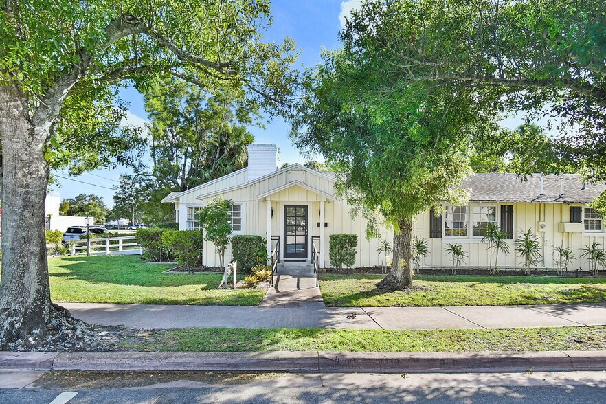 300 SE Detroit Ave, Stuart, FL à vendre - Photo de l’immeuble – Image 2 sur 65