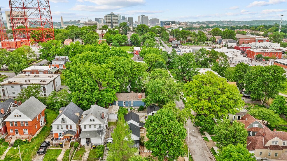 56 E 32nd St, Kansas City, MO à vendre - Photo de l’immeuble – Image 2 sur 14