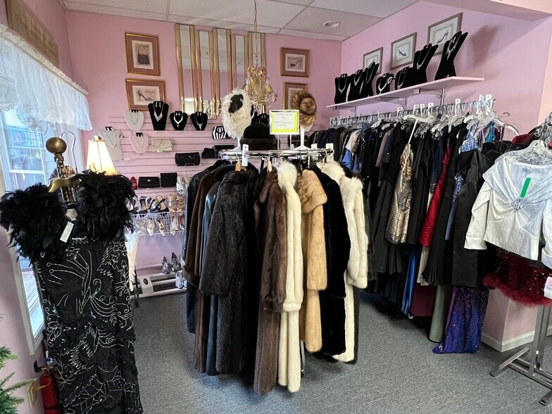 584 E Main St, Canfield, OH à vendre - Photo de l’immeuble – Image 2 sur 18