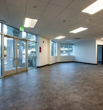 5610 Ward Rd, Arvada, CO à louer Hall d’entrée– Image 1 sur 3