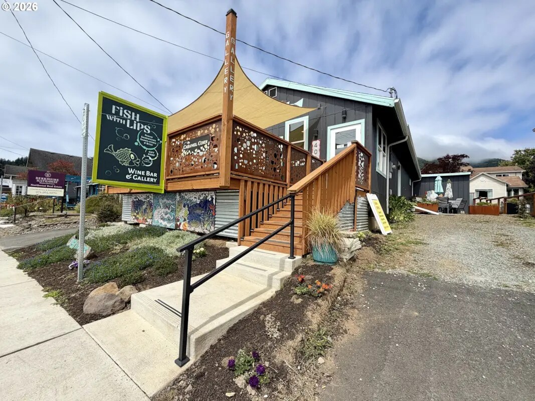 404 Garibaldi (Hwy 101), Garibaldi, OR à vendre Photo de l’immeuble– Image 1 sur 36