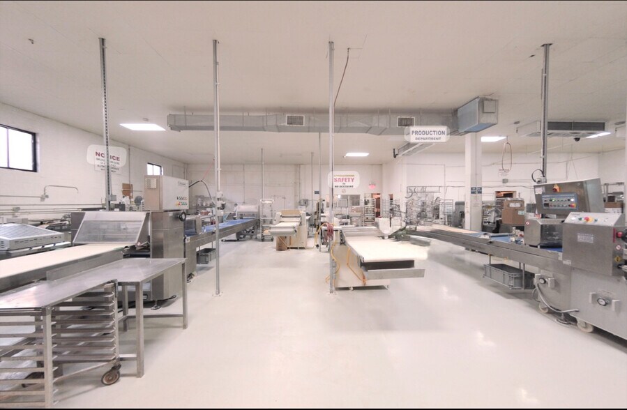 795 Touhy Ave, Elk Grove Village, IL à vendre - Photo intérieure – Image 2 sur 6