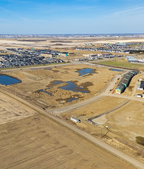 338 Crystal Creek Blvd, Leduc, AB à vendre - Photo de la construction – Image 3 sur 5