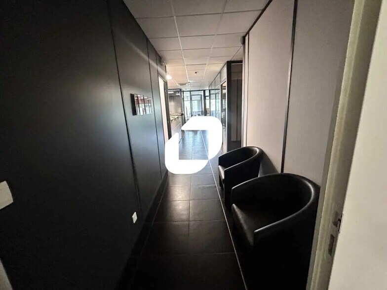 Bureau dans Saint-Brice-sous-Forêt à louer - Photo intérieure – Image 2 sur 8