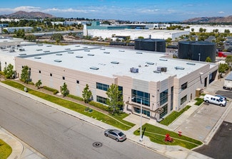 Plus de détails pour 135 Via Trevizio, Corona, CA - Industriel/Logistique à louer