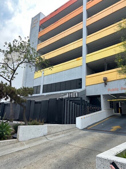 319 E 2nd St, Los Angeles, CA à louer - Photo de l’immeuble – Image 2 sur 11