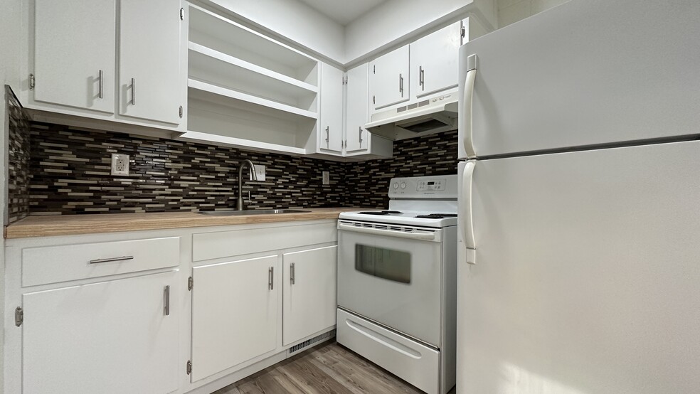 326 W Kenwood Dr, Bloomington, IN à vendre - Photo de l’immeuble – Image 3 sur 12