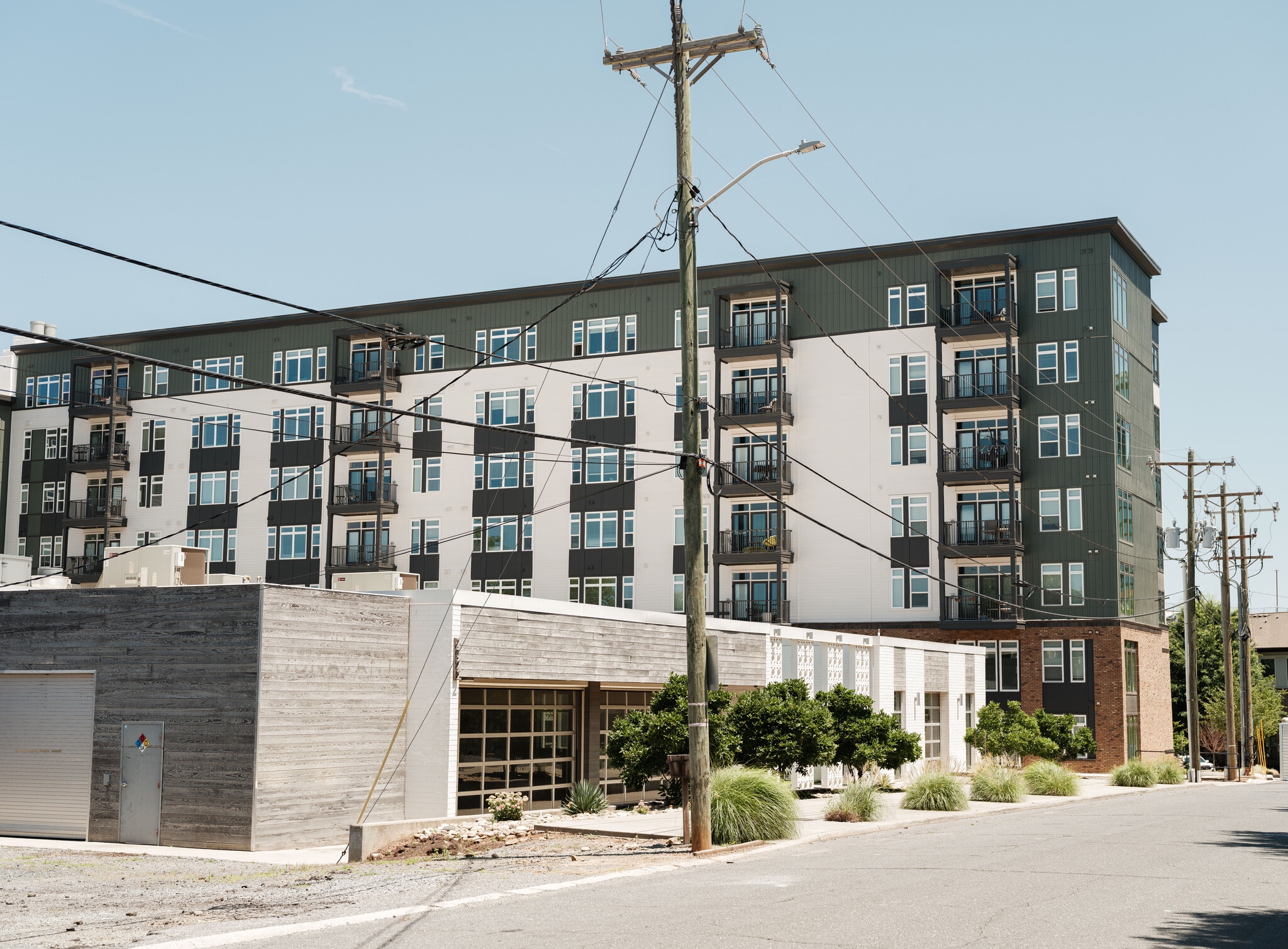 2400-2406 Dunavant St, Charlotte, NC à louer Photo principale– Image 1 sur 3
