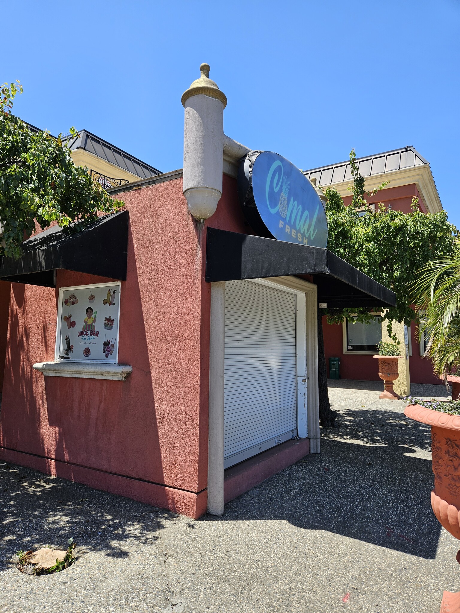 1110 W Kettleman Ln, Lodi, CA à louer Photo de l’immeuble– Image 1 sur 7