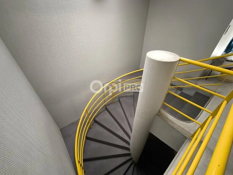Bureau dans Brive-la-Gaillarde à louer - Photo de l’immeuble – Image 3 sur 10