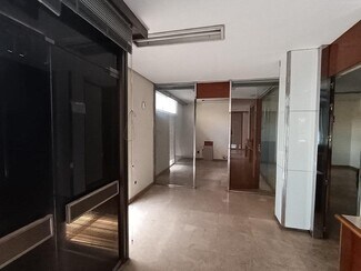 Plus de détails pour Local commercial à vendre